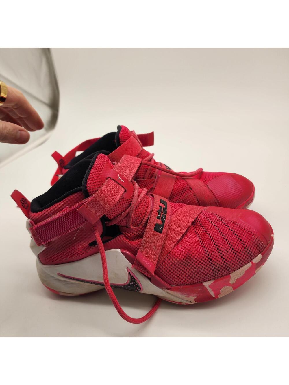 Nike LeBron Soldier 9 size 7 EUC Pink high tops nike